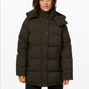 NWT lululemon Wunder puff mid length size 4